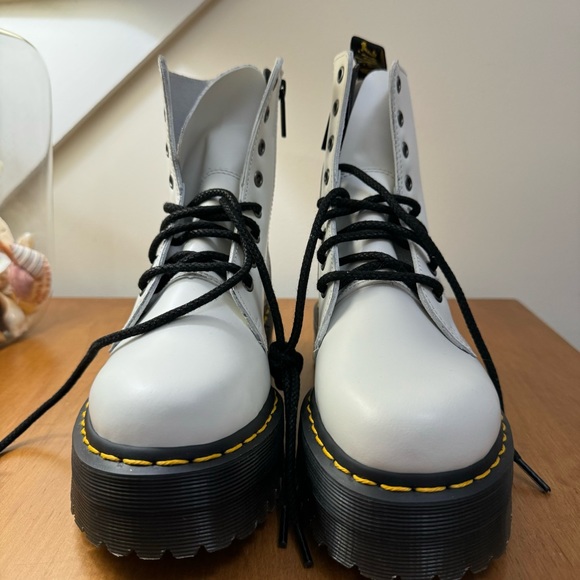 Dr. Martens Jadon Boot Smooth Leather Platforms - Picture 10 of 10